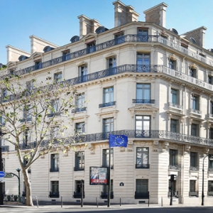 乌克兰从欧洲委员会开发银行获得1.7亿欧元用于住房计划——来源：乌克兰国家通讯社