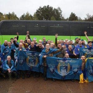 乌克兰与俄罗斯进行了新一轮战俘交换：保卫者和平民已返回故土——来源：乌克兰独立信息社