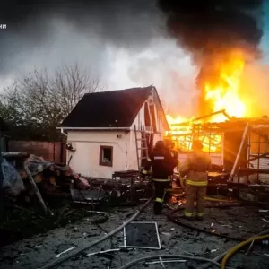 泽连斯基就俄罗斯对乌克兰发动的混合打击作出回应——来源：乌克兰Glavcom新闻网