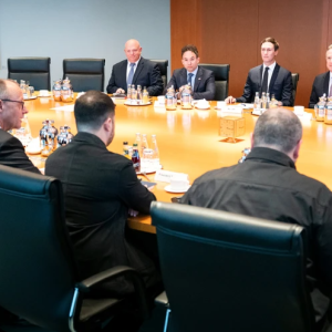 特朗普的特使在柏林向乌克兰代表团施压，要求其放弃顿巴斯地区——来源：乌克兰真理报