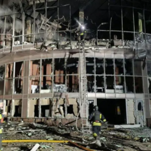 扎波罗热遭遇最大规模袭击之一：导弹击中购物中心——来源：乌克兰BBC新闻