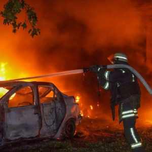 俄罗斯使用攻击型无人机对敖德萨发动大规模袭击：居民楼受损，引发火灾，已有人员遇难——来源：乌克兰TSN新闻网