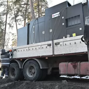 基辅地区从国际合作伙伴处收到500 多台大型发电机——来源：乌克兰真理报