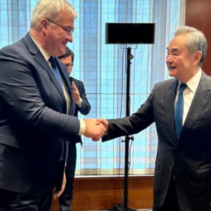 乌克兰外交部：中国将向乌克兰提供一揽子能源援助 ——来源：乌克兰真理报