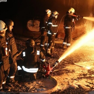 基辅及多个州遭到无人机和导弹大规模袭击：有人员受伤，基础设施受损——来源：乌克兰网