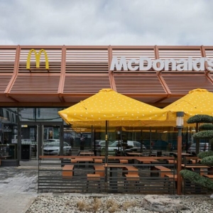麦当劳在基辅州伊尔平开设首家餐厅：该连锁品牌继续在乌克兰扩张——来源：财经新闻