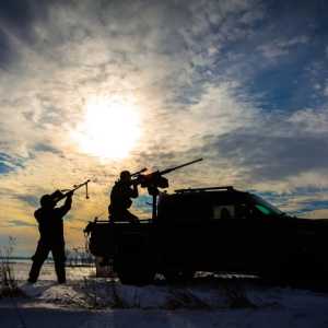 俄罗斯使用弹道导弹和 197 架无人机发动袭击：防空系统摧毁超过 160 架无人机——来源：乌克兰真理报