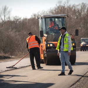 乌克兰政府加快道路维修：计划将施工速度提高一倍以上——来源：财经新闻
