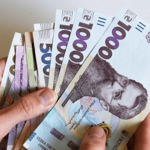 乌克兰政府更新境内流离失所者援助条件并延长补助期限——来源：财经新闻