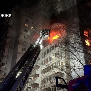 俄罗斯对扎波罗热发动大规模袭击致1死9伤——来源：乌克兰网