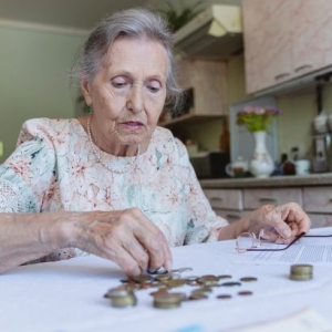 养老金发放上涨：乌克兰民众3月领取金额——来源：乌克兰RBC新闻网