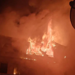 俄罗斯发动袭击：无人机飞往乌克兰西部，克列缅丘格、奥布希夫及文尼察遭打击，哈尔科夫因导弹袭击出现损毁——来源：乌克兰BBC新闻