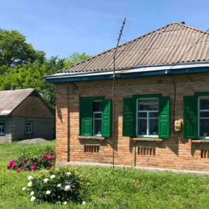 境内流离失所者可免费入住乡村住房：乌克兰政府出台全新住房安置计划——来源：财经新闻