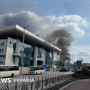 基辅遭无人机袭击：火车站附近发生爆炸，加油站遭袭，已有人员死亡和受伤——来源：乌克兰BBC新闻网